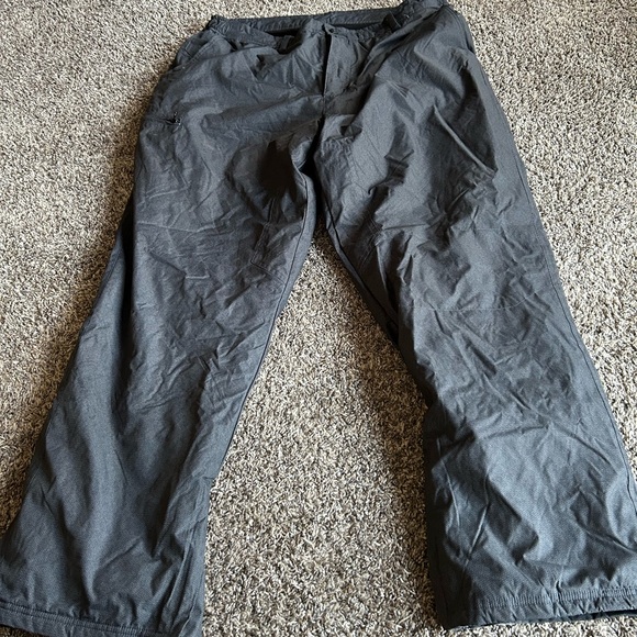 Great condition snow pants- XL - Picture 3 of 4